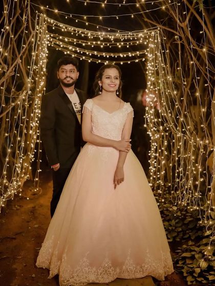 Dress Rental Buzz - Photoshoot Outfit Rental Couple & Pre-Wedding Outfits photo 47