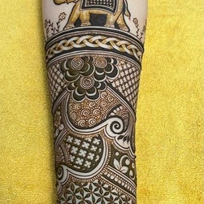 Intricate Bridal & Engagement Mehandi photo 17