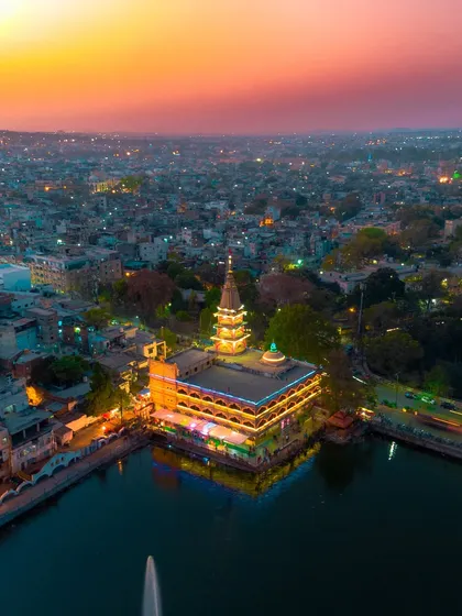 This aerial drone shot captures the stunning beauty of a temple in Madhya Pradesh at sunset. It demonstrates my skill in using drones to capture breathtaking, large-scale visuals that add a sense of grandeur and context to any film, especially for tourism and cultural projects.