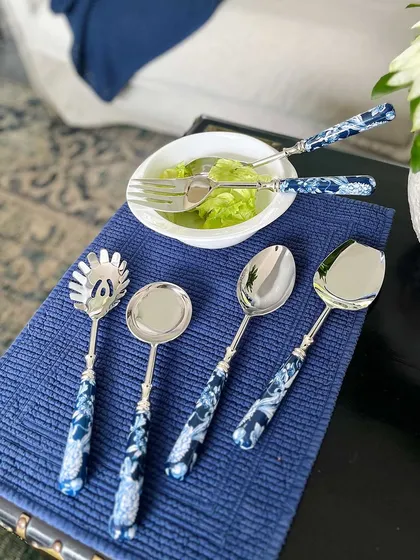 Up your dinner game with our sleek serving spoon set. This five-piece set, featuring beautiful blue printed handles, covers everything from curries to noodles in style and is sure to impress your guests.