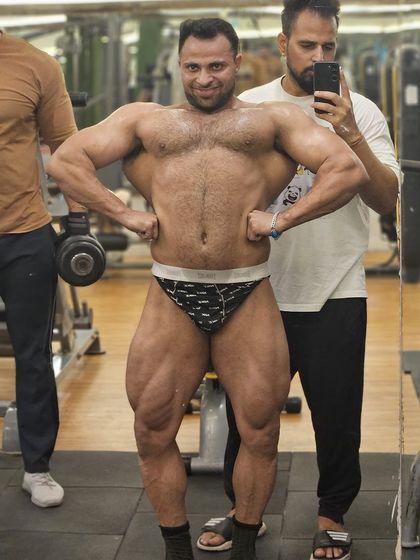 The Grind: Posing, Pushing & Perfecting photo 54