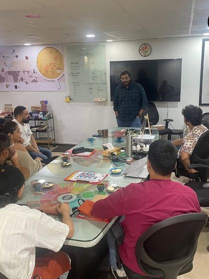 Our trainer leading a discussion during a flavor pairing workshop. We guide students through tasting and identifying complementary notes.