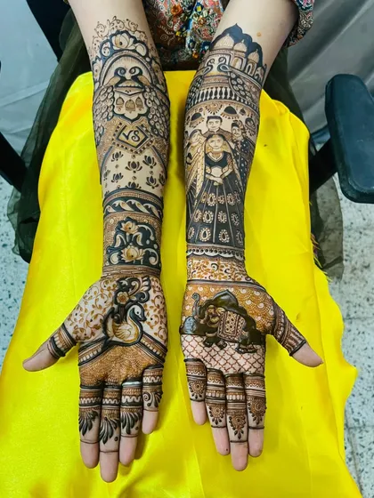 A unique design featuring a full-length portrait of the bride in her lehenga. We love challenges and can create highly detailed and customized figures based on your wedding attire.