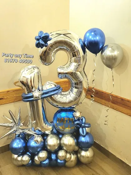 The full view of the 13th birthday balloon bouquet.