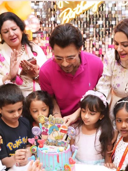 A beautiful family moment as Alyssa celebrates her 6th birthday, surrounded by friends and family.