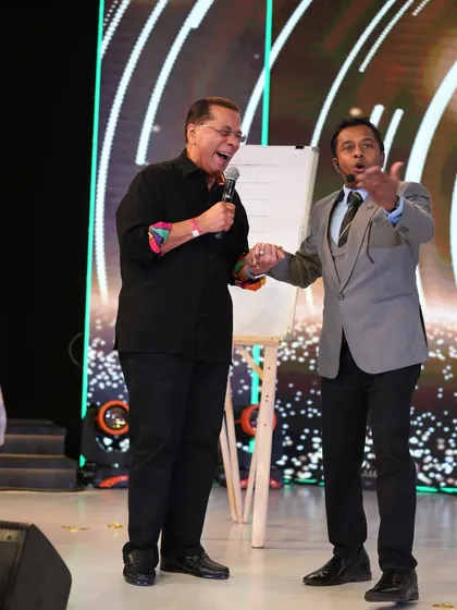 A recent show performed for MetroBrands in Mumbai. Here I am, sharing a laugh with a volunteer on stage, creating a fun and interactive experience for their team.