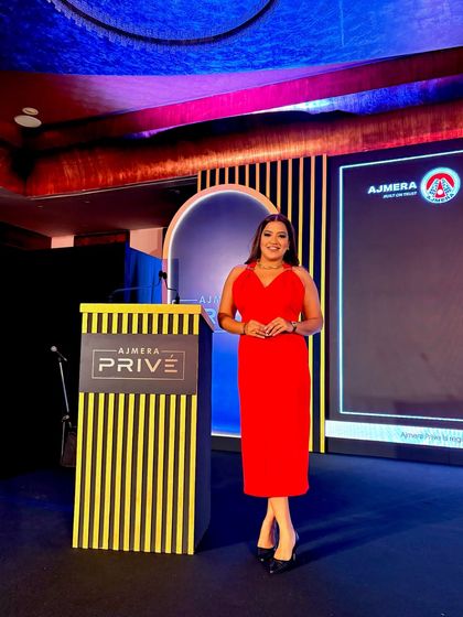 Commanding the Stage: Corporate Summits & Celebrations photo 40