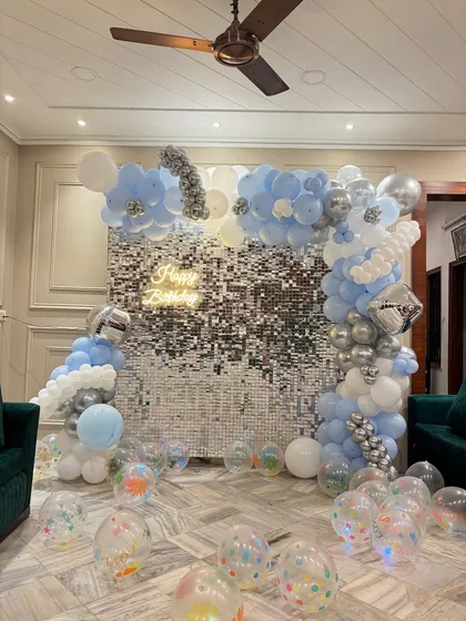 The complete cloud-themed birthday backdrop, perfect for a stylish party.
