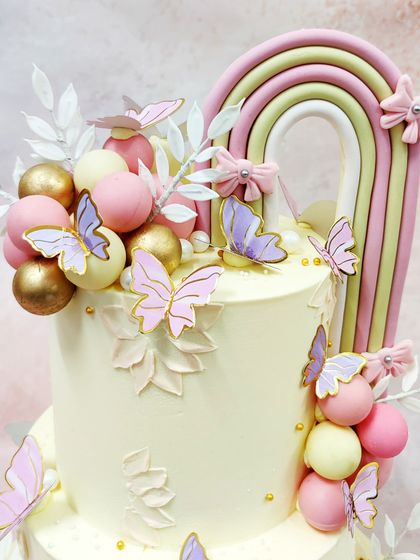 Liliyum Patisserie - Themed Cakes Rainbows, Unicorns & Magical Skies photo 6