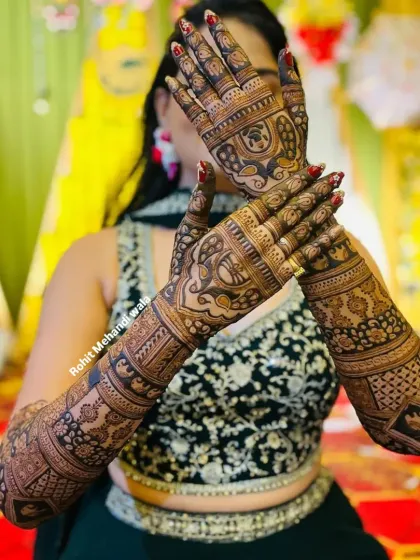 Intricate Bridal Hand Designs photo 8