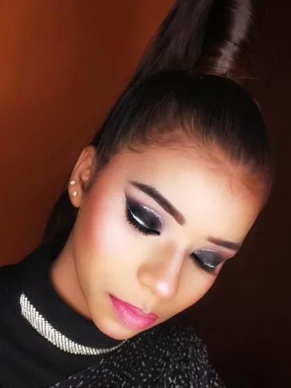 Another angle of the modern graphic eye makeup.