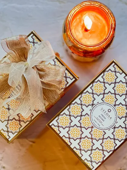 A curated selection from our extensive product portfolio, showcasing the diverse range of fragrances, colors, and designs we offer. Each image highlights the beauty and versatility of our candles, diffusers, and gift sets.
