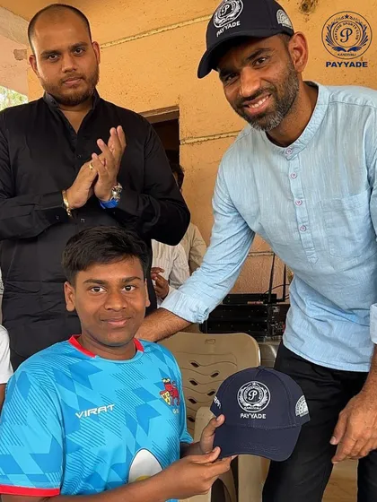 A memorable moment for a young player as he receives a Payyade Sports Club cap directly from USA cricketer Saurabh Netravalkar during his inspiring visit to our academy.
