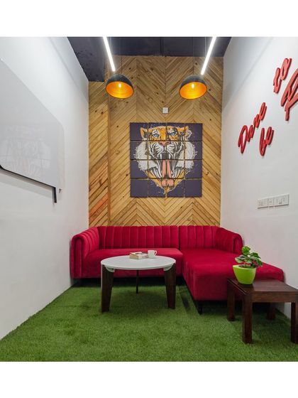 Vibrant & Dynamic Workspaces photo 9