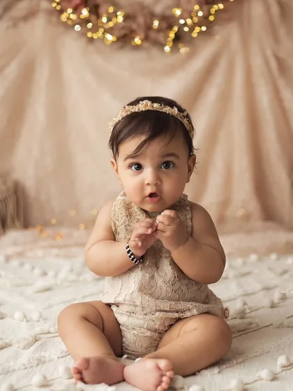 No words for how beautiful this little bundle of love was. Her curious expression and sweet pose made this sitter session an absolute dream.