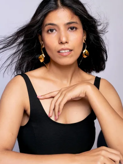 This is a clean, commercial shot for modern western jewellery. The focus is entirely on the product, highlighting my ability to deliver professional and polished looks for e-commerce and brand lookbooks.
