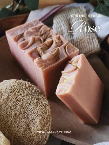 My French Rose soap is a spring season favorite. The delicate pink hue and beautiful textured top make it a fragrant relief from the heat, perfect for a cooling and luxurious shower.