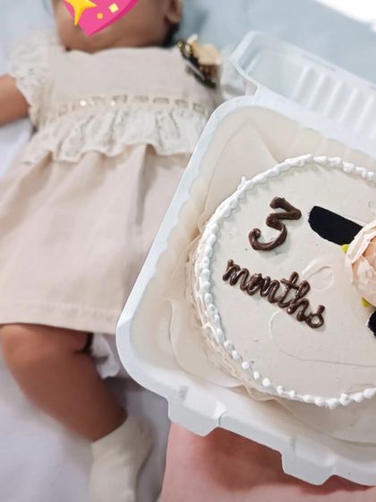 Baby Celebration Cakes photo 18