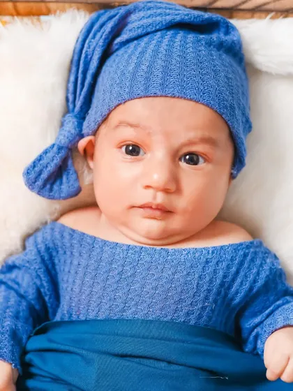 Wide-eyed and wonderful. While sleepy photos are classic, I also love capturing moments when newborns are awake and looking right at the camera.