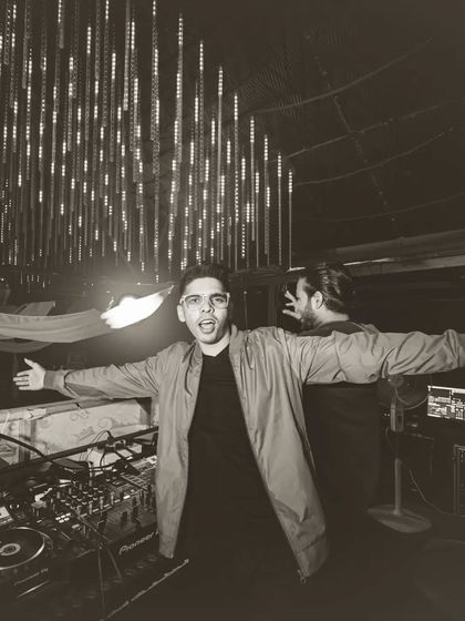 The Vibe: On The Decks & On The Floor photo 72