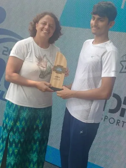 A proud moment with my client, swimmer Mohammed Abdul Bashith, after he won the 6 km River Swimathon. Developing a competition meal plan for a long-distance swimmer involves a focus on sustained energy release and effective hydration to prevent fatigue over a long and demanding event.