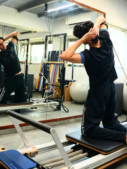 This client works on his oblique strength and flexibility. Top athletes use Pilates to prevent injury and unlock peak performance, proving that real strength comes from control and precision.