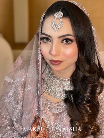 Soft & Ethereal: Pastel, White & Gold Looks photo 38