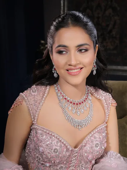 Soft glam at its finest. For this look, I used a palette of soft pinks and radiant highlighters to create a fresh, dewy, and effortlessly charming appearance, perfect for a daytime event or engagement ceremony.