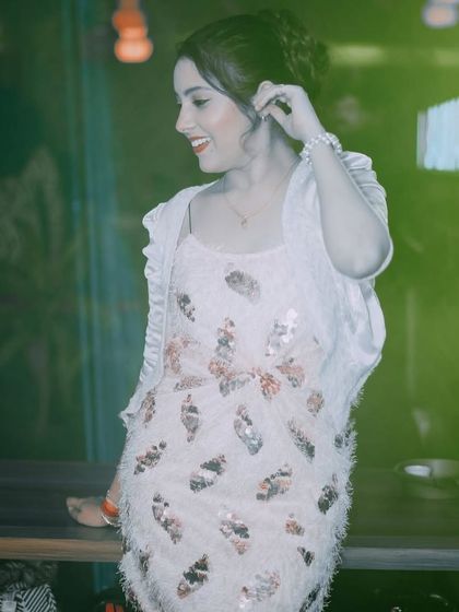 A candid moment of someone enjoying the music. It's these small moments that make the big party.