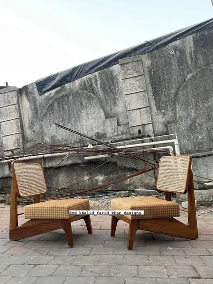 The pair of 'Kangaroo' chairs from a straight-on perspective.