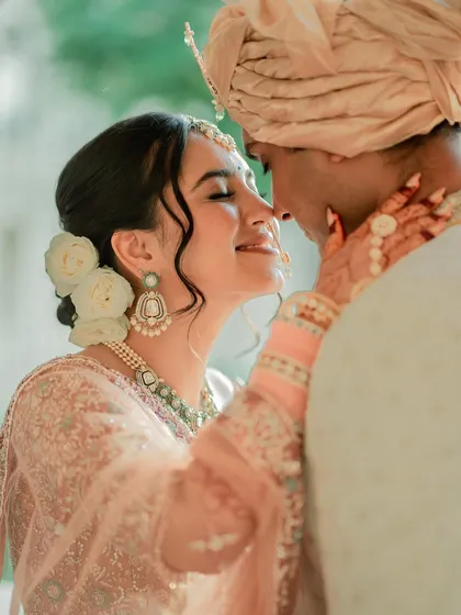 Those quiet, in-between moments are pure magic. This is the 'first look' for my beautiful bride Anu. My goal is to create a look so comfortable and natural that you forget you're wearing makeup and can just be present in the moment.