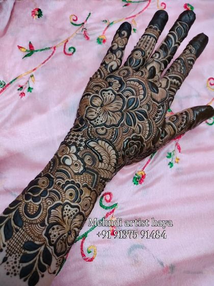 Intricate Bridal Hands photo 29