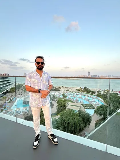 Curing the Monday blues with a photo dump from this incredible Dubai gig. The disco ball-style DJ booth at the W was next level.