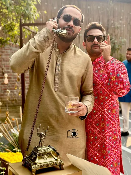 Bring on the fun at your daytime functions. My Classic Gold vintage phone adds a touch of class to any event, inviting guests in their traditional wedding attire to leave you a message filled with love and good-natured jokes.