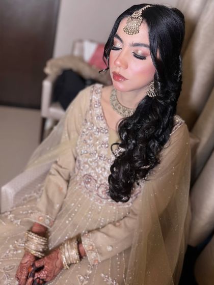 Soft & Ethereal: Pastel, White & Gold Looks photo 18