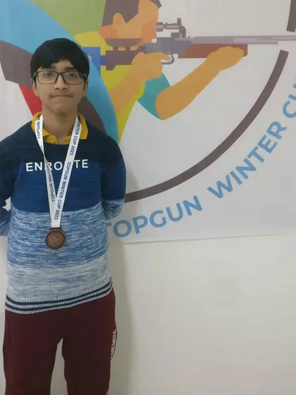 This young shooter proudly displays his bronze medal from the TOPGUN WINTER CUP 2023. Our competitions are a launchpad for aspiring athletes to gain experience.