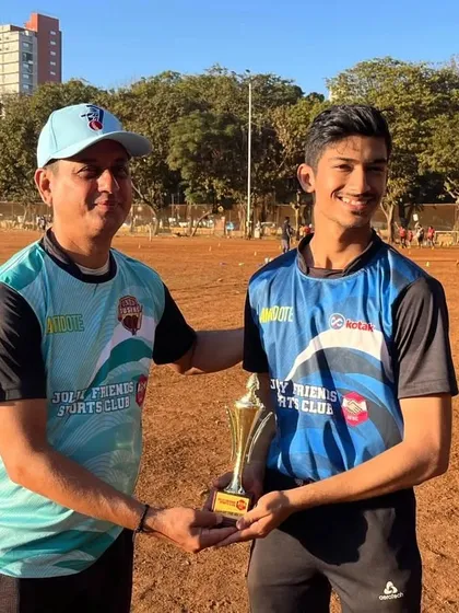 Advait Bhave with his award for an excellent all-round performance, scoring 41 runs and taking 2 crucial wickets.