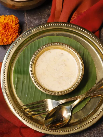 A perfect bowl of Semiya Payasam, a classic vermicelli pudding. This creamy, sweet dessert is an essential part of our Onam celebrations, a comforting taste of tradition.