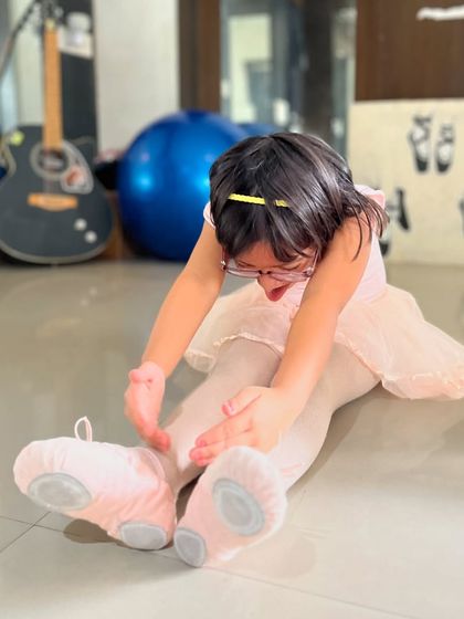 Subham Chail Performing Arts - Dance Instruction Ballet Training (Grace & Discipline) photo 16