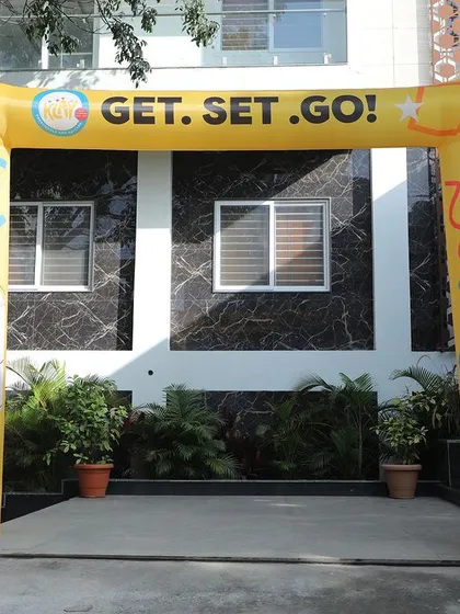 A welcoming entrance sets the tone for any event. For this Klay school carnival, I arranged a custom-branded inflatable archway, creating an exciting first impression for children and parents as they arrived.