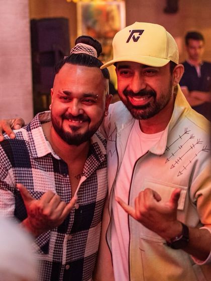 Posing with Rannvijay Singha at the Gillys Super Bar launch.