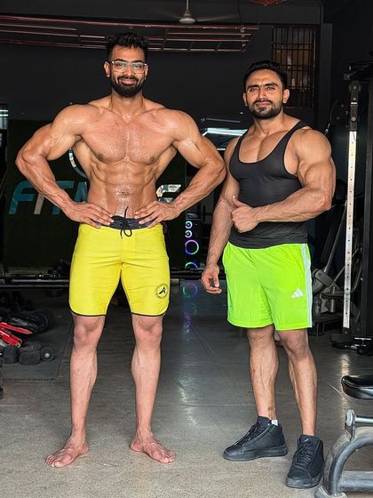 Another front pose, ensuring symmetry and balance. Every detail counts.