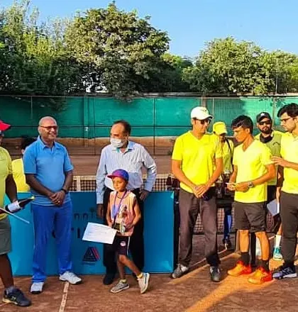 The awards ceremony for our youngest players. Here, a participant in the Under-8 category is recognized for his performance.