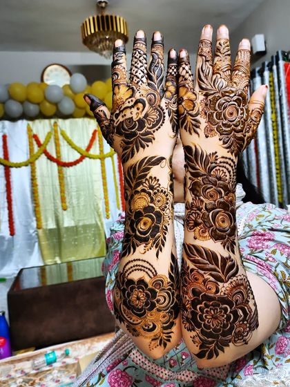 Hajira Mehendi Artist - Mehndi Artist Services Intricate Bridal & Sangeet Designs photo 36