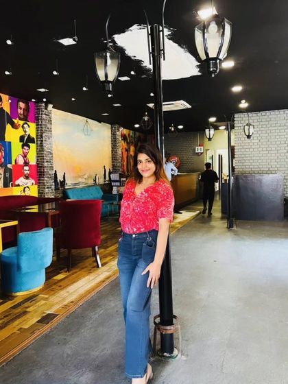 A casual day exploring a cafe. My 'bubblish' side loves discovering new places and enjoying the simple things.