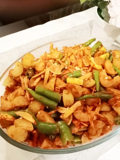 Our lemon, chilli, and ginger mix pickle is a powerhouse of flavour and health benefits. It's tangy, spicy, and incredibly delicious.