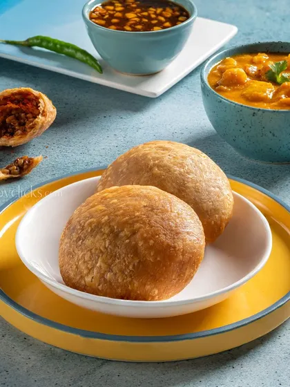 Another view of the delicious Kachoris for Gulab Sweets.