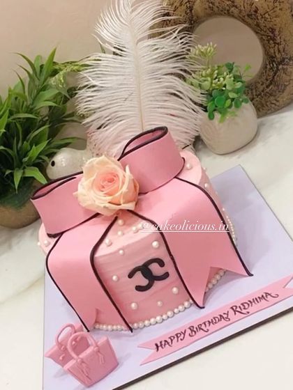 A top-down view of the stylish Chanel birthday cake.