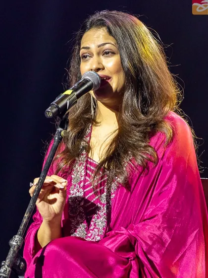 For her BMM show in the USA, I styled Priyanka Barve in this gorgeous fuschia pink ethnic gown. The silver embroidery adds a touch of glamour for the stage.