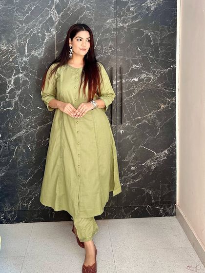 Priyanshi Khandelwal - Personal Fashion Styling Everyday Chic: Modern & Casual Outfits photo 56